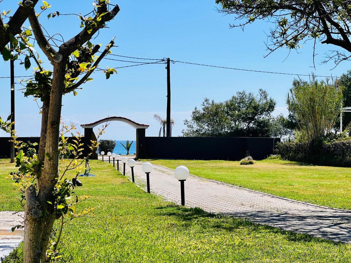Gazonia Family Estate Hotell Skala  Exteriör bild